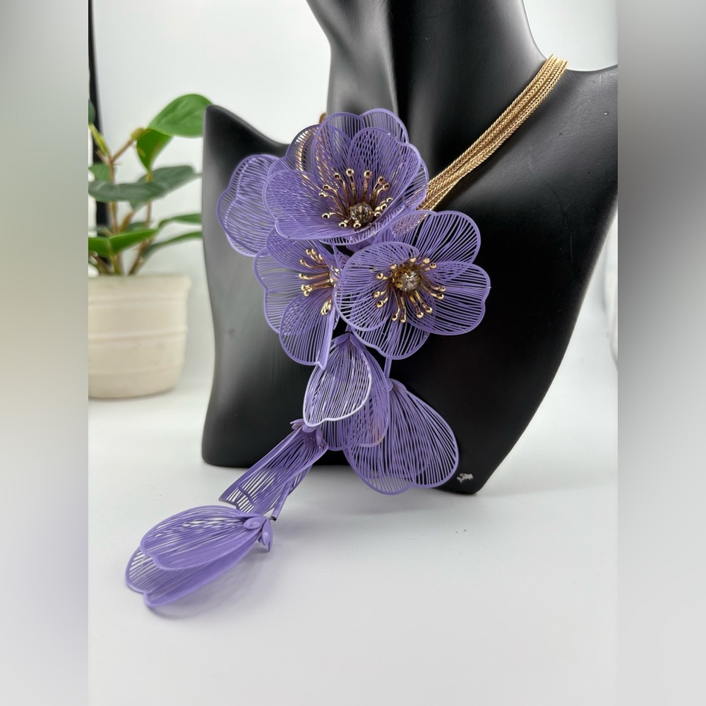 Lavender Flower Statement Necklace with Gold Chain ✨ - Picture 3 of 8